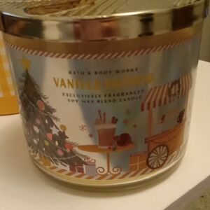 Bath & Body Works Vanilla Bourbon Holiday 3-Wick Candle - Gold/White